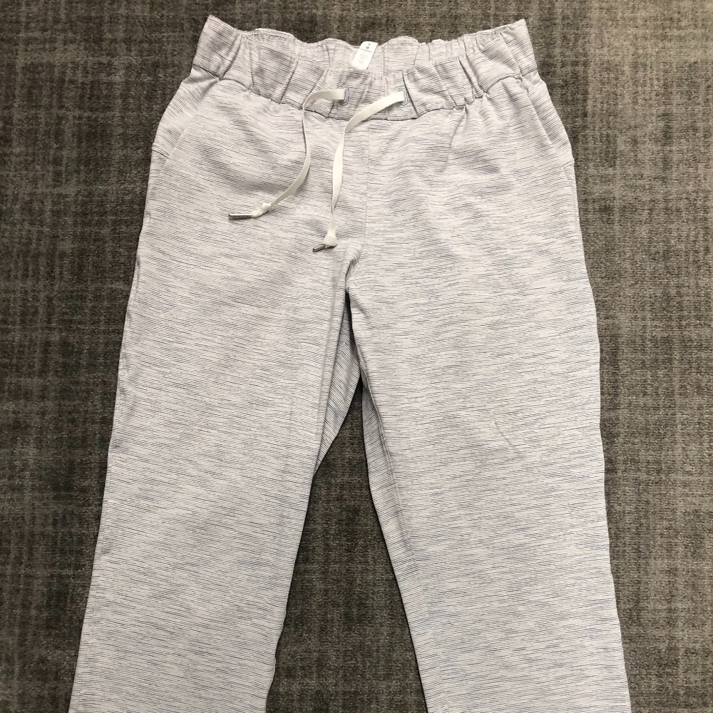Lululemon ON THE  FLY CROP - Heather Grey
